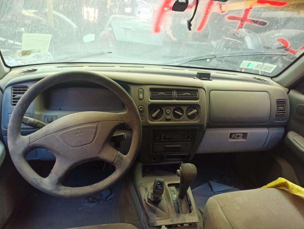  Mitsubishi MONTERO 2003    EN DESARME